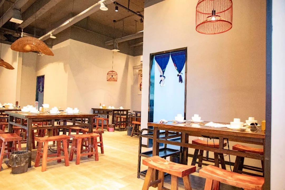 98元壕吃四人餐!厦门首家麻将主题的火锅店,搓着麻将就开涮!_重庆
