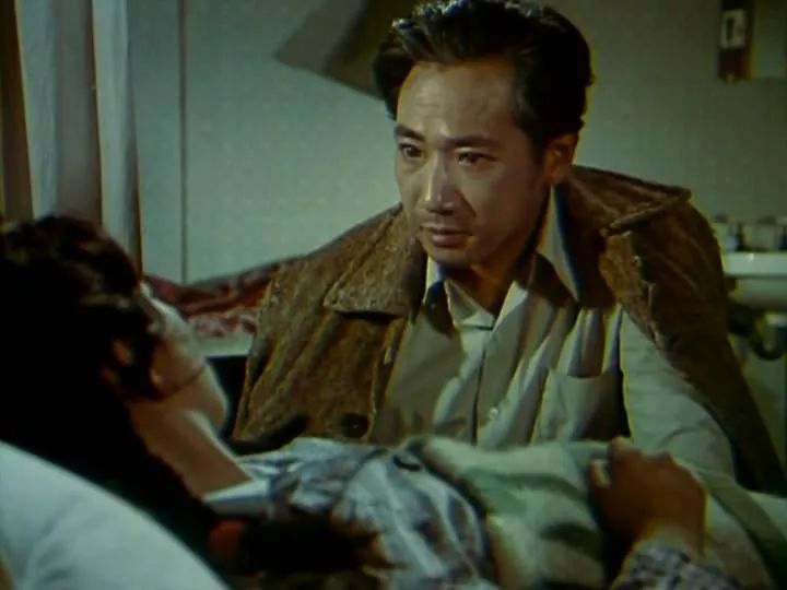 《巴山夜雨》剧照《法庭内外(1980)宋镄蜗:尚勤编剧:宋日勋