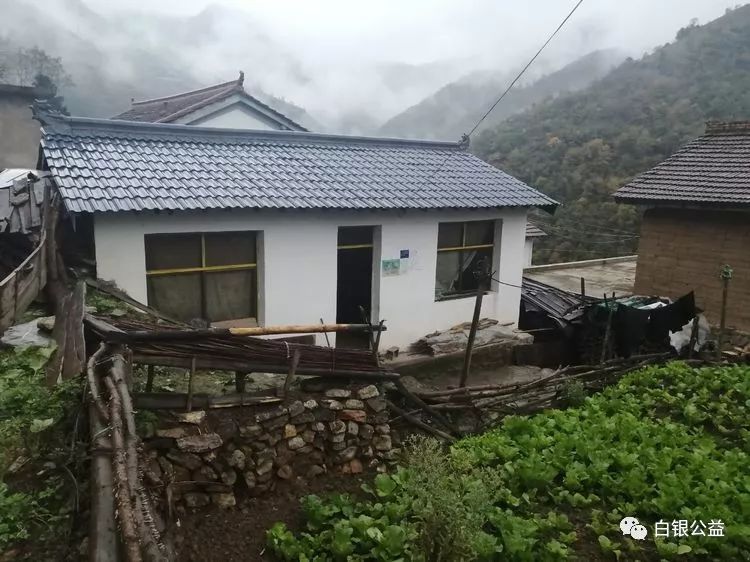 中国移动甘肃公司携手白银公益走进大草坡村