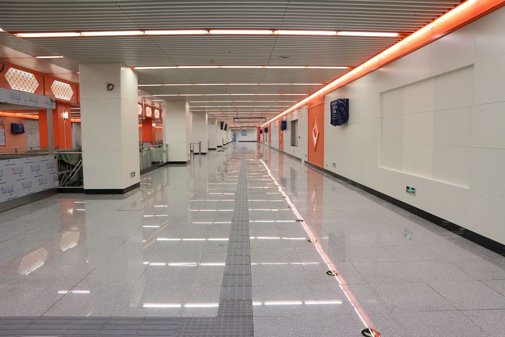 坐八通线的注意末班车运营时间调整了还有一个好消息