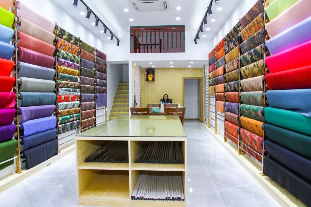 江南国际丝绸城面料区盛大开业暨2020中国丝绸服装新品