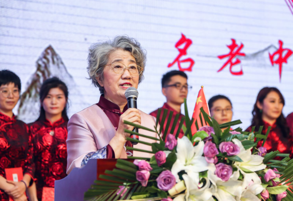 中医秉承一脉传 顶礼尚师北京宴_魏雅君