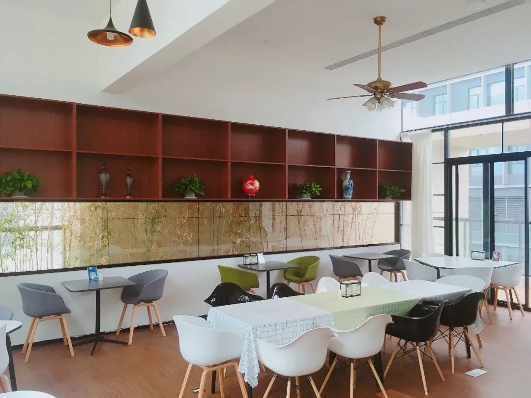 头条四通幸福餐厅开张啦