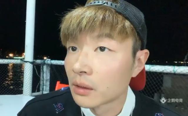 企鹅电竞帝师穿越回唐朝,当街给路人算卦不料却抢了他人生意!