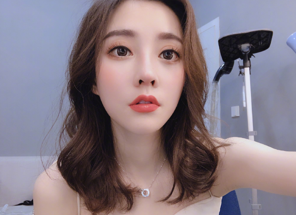 不惧张大仙与冯提莫离开,斗鱼强势造星,新一姐连王思聪都捧她!