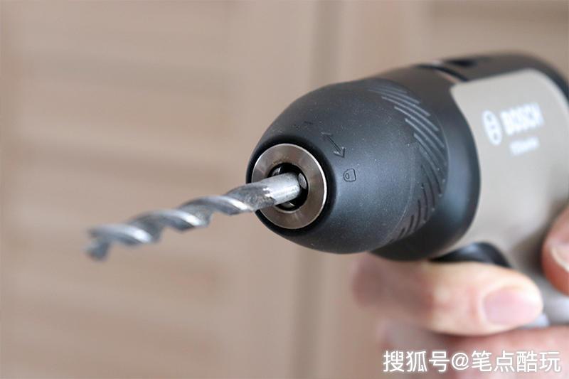 999元单手轻巧上手家用钻拧拆为何选bosch博世悠系列高端电钻