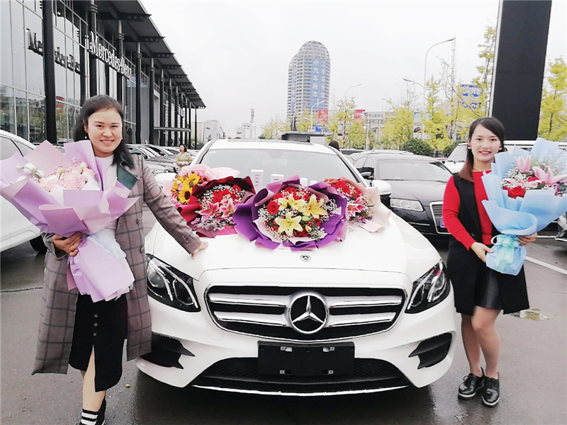 洛卡滋微商真任性又送一台百万豪车给代理