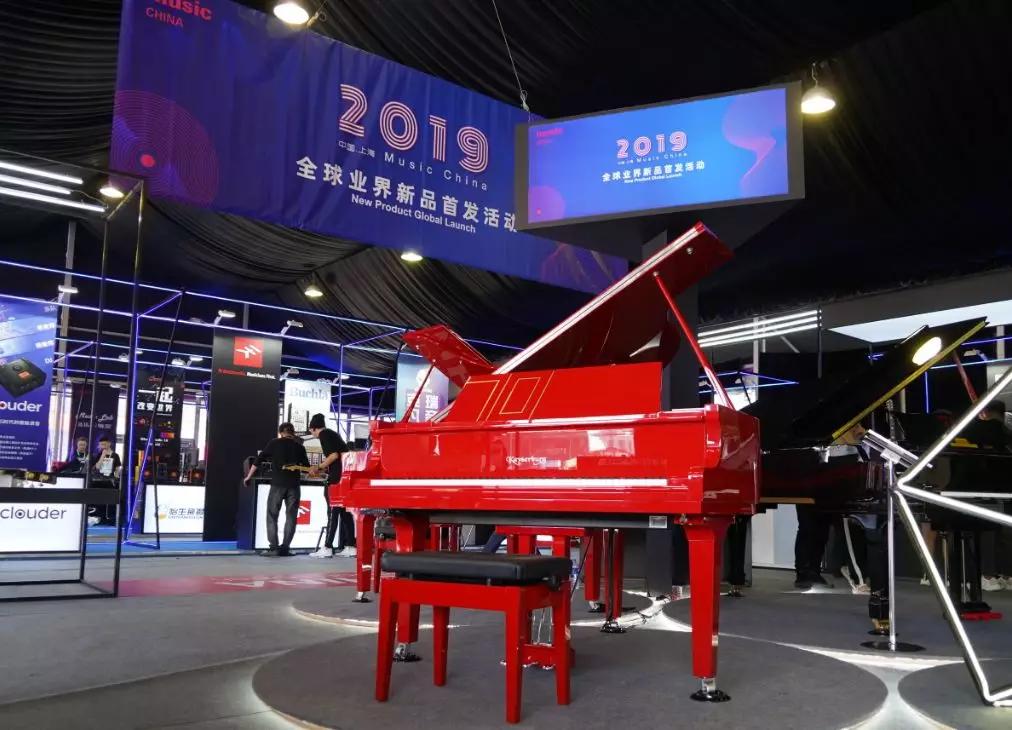 中国红珠江恺撒堡钢琴及pianodisc自动弹奏和录音系统入选首发新品奖