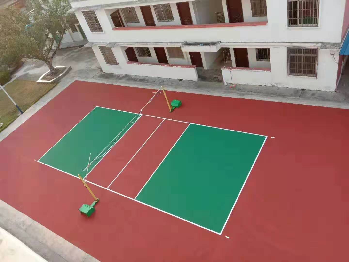 排球场采用了丙烯酸地坪漆方案