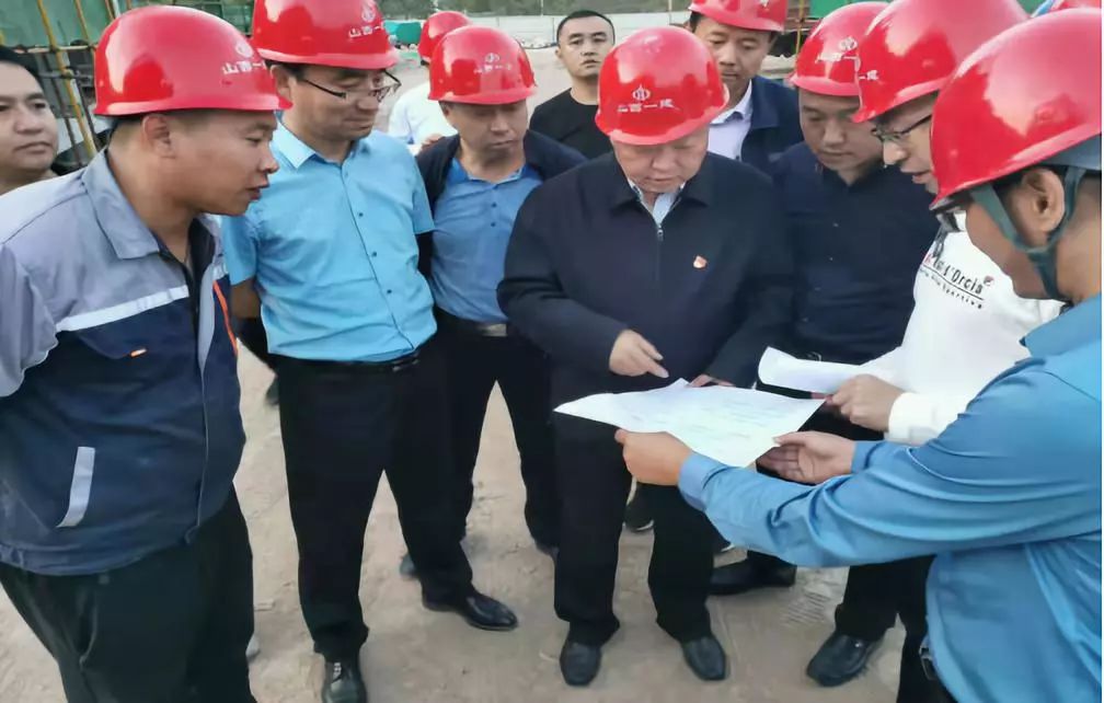 武乡县政府县长阎新平一行视察山西建投一建集团项目