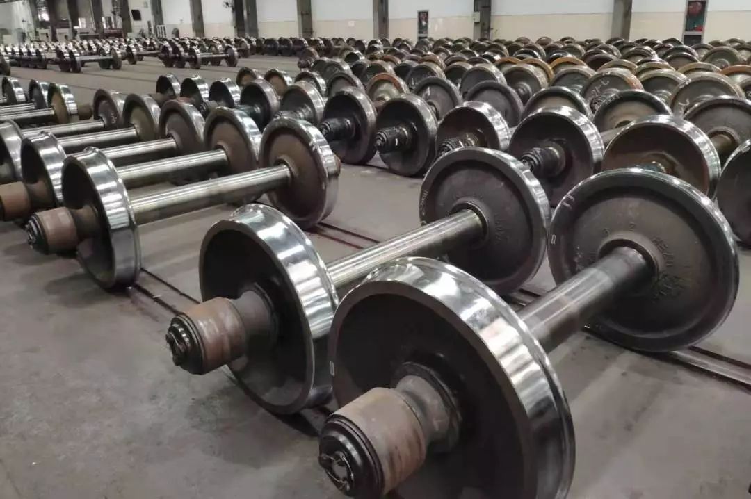 哇火车轮胎原来是这么补的