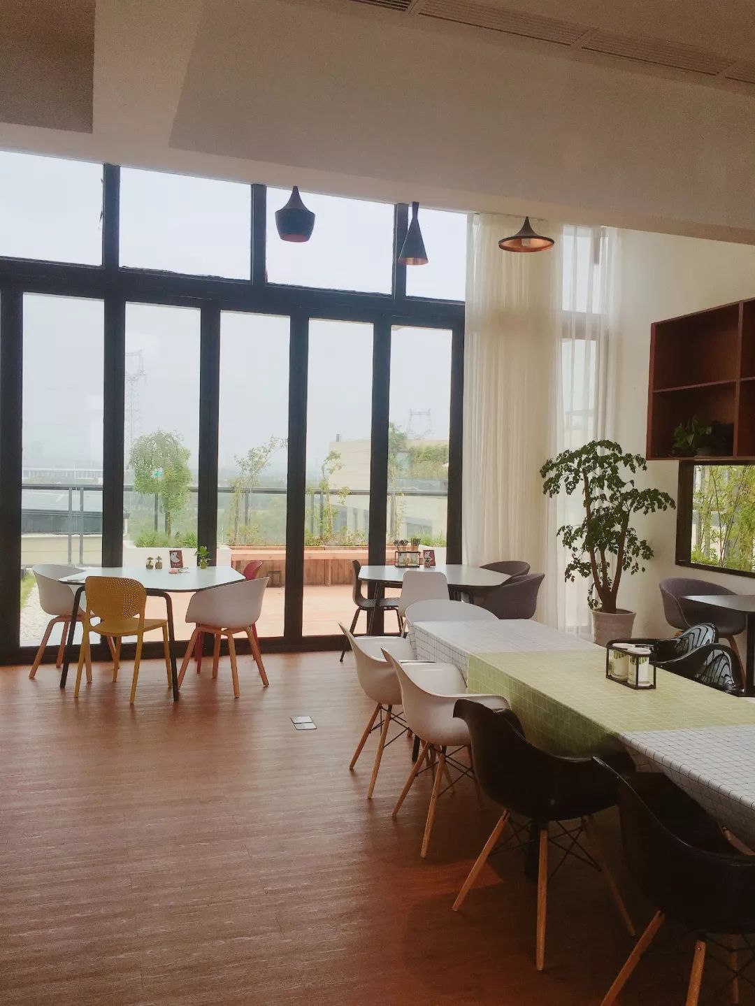 头条四通幸福餐厅开张啦