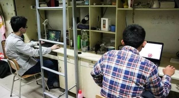 大学生天天打游戏谈恋爱的日子过去了教育部要求增加学习时间严把考试