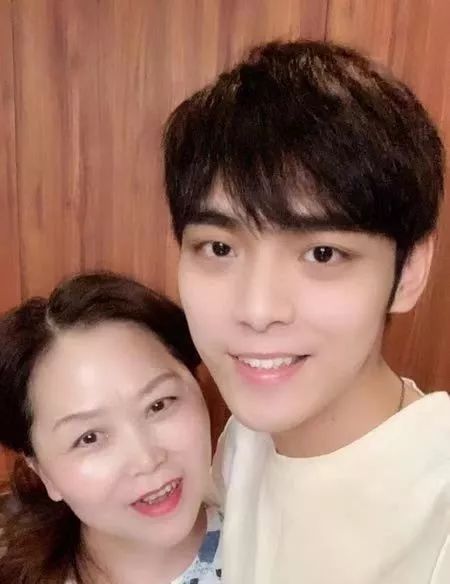 福州音乐王子徐均朔声入人心首席曾是小茉莉成员全国第一考入上海音乐