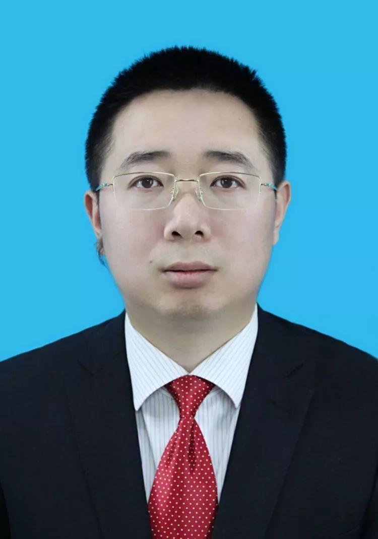 熊 军,男,汉族,中共党员,1980年7月生,大学学历,现任内江市人大常委会