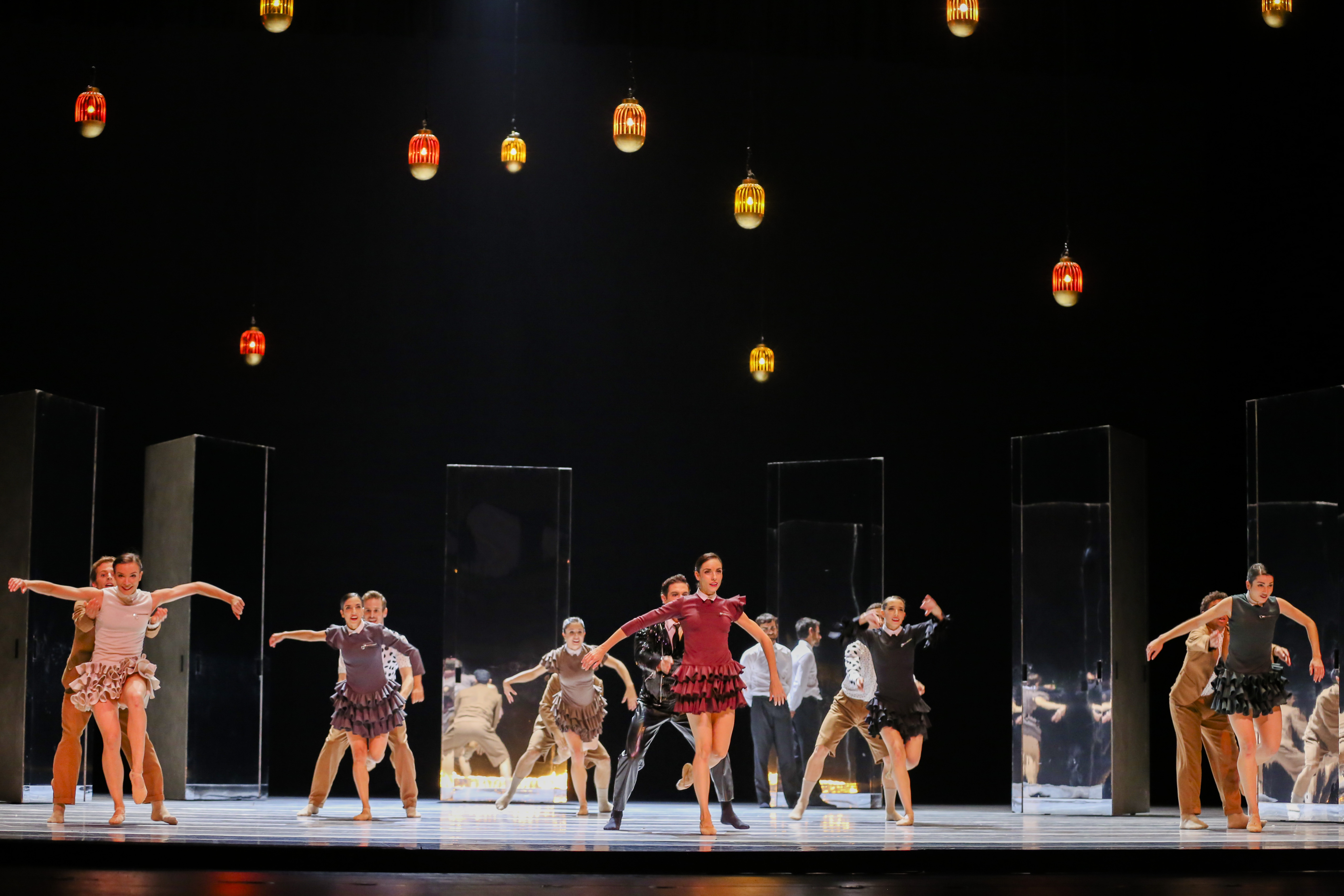 西班牙国家舞蹈团亮相珠海卡门揭开华发中演大剧院五周年庆演出季序幕