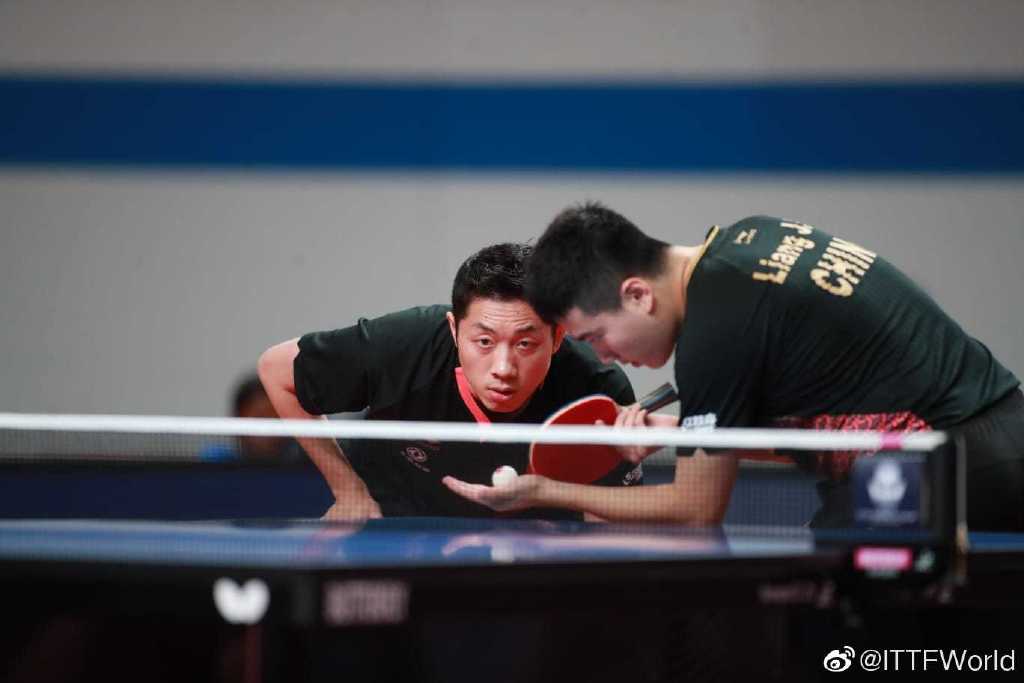 原创12小时打五场全赢许昕疲惫倒地直呼看不见球秦志戬满脸心疼