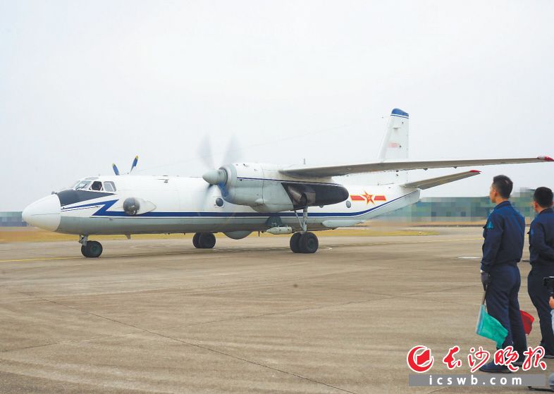 2019年湖南首次飞机人工增雨作业实施