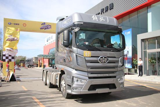 解放东风红岩涨幅上双重卡市场销量涨涨涨