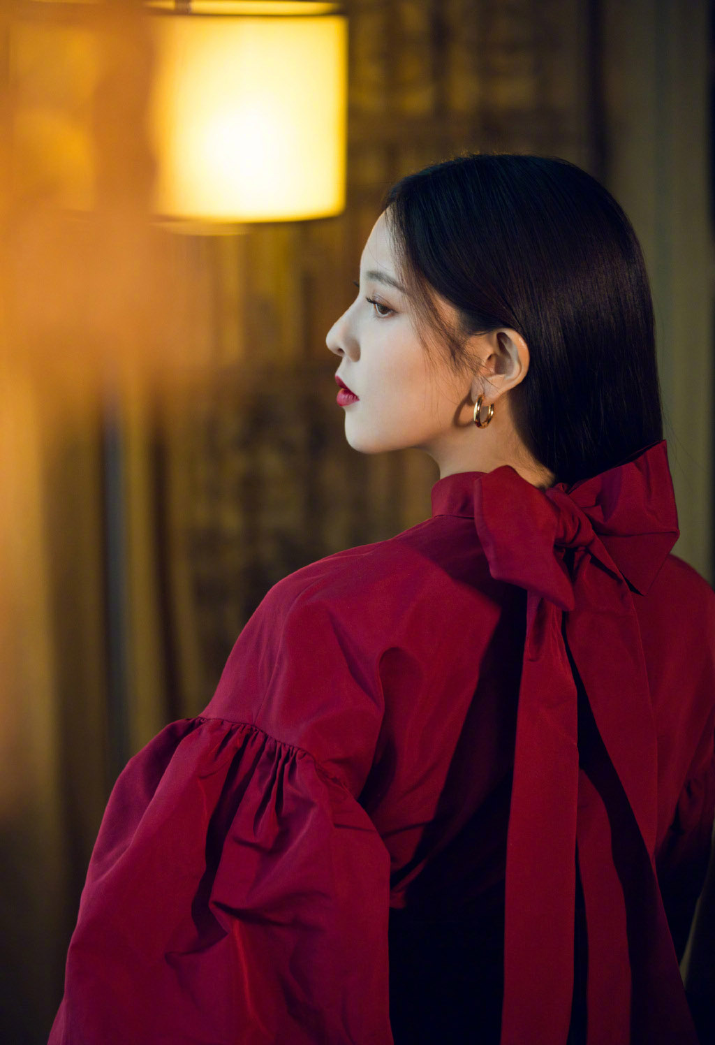 她黑长直的发型,更是不管让人怎么看都是很美的了,爱说不说宋妍霏之所