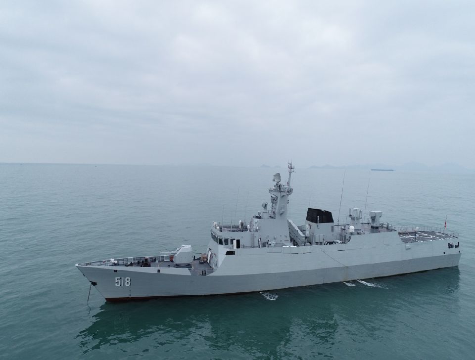 帅义乌市政府授予义乌舰全体官兵义乌市荣誉市民称号