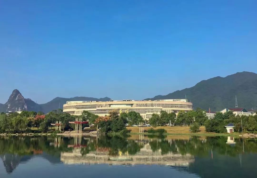 感谢两所高校对此次校招工作的大力支持在桂林理工大学和桂林电子科技