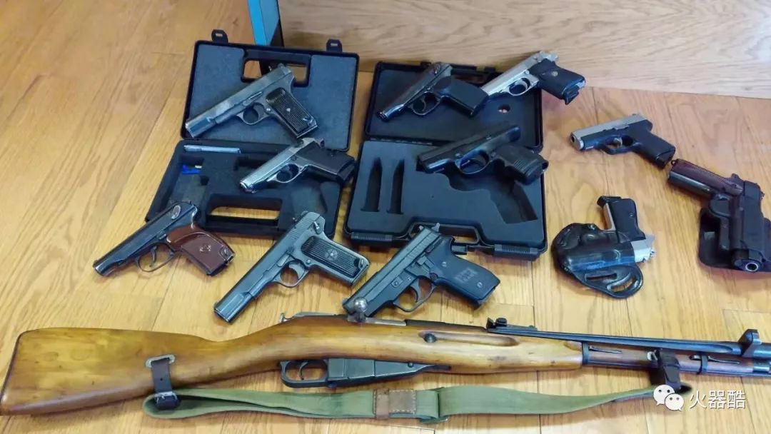 一个人拥有一座武器库是什么感觉北美华人枪械藏家天字一号的部分藏品