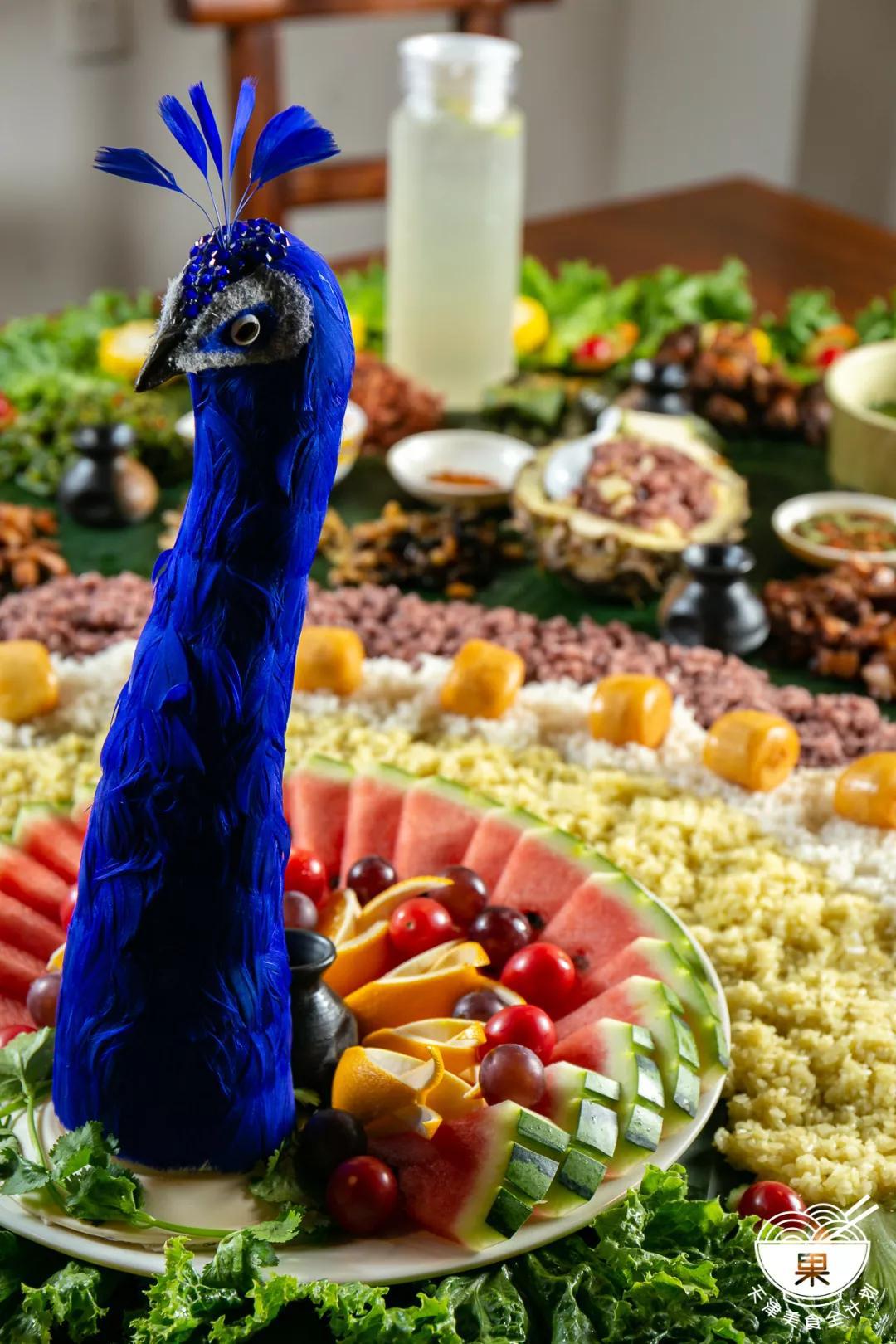 这家800㎡独栋菜馆菜路有点野孔雀宴长桌宴一秒傣住你的胃