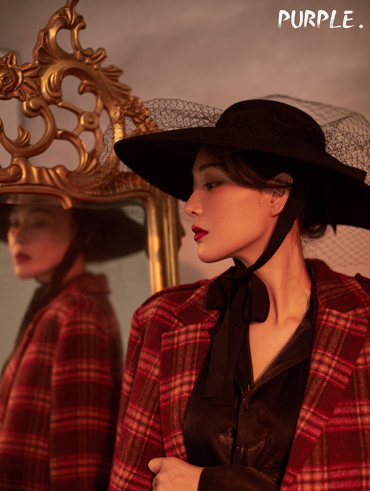 张馨予复古大片展双面魅力 时光淬炼摩登优雅