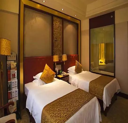 夕阳漫步万尾金滩.4天.【广西金滩四日游】