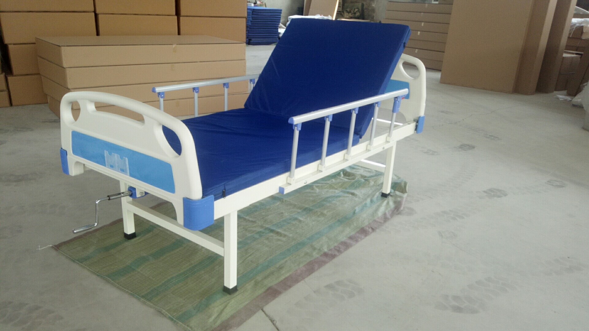 瘫痪病人护理床有哪些功能呢让梵翁带你来了解一下