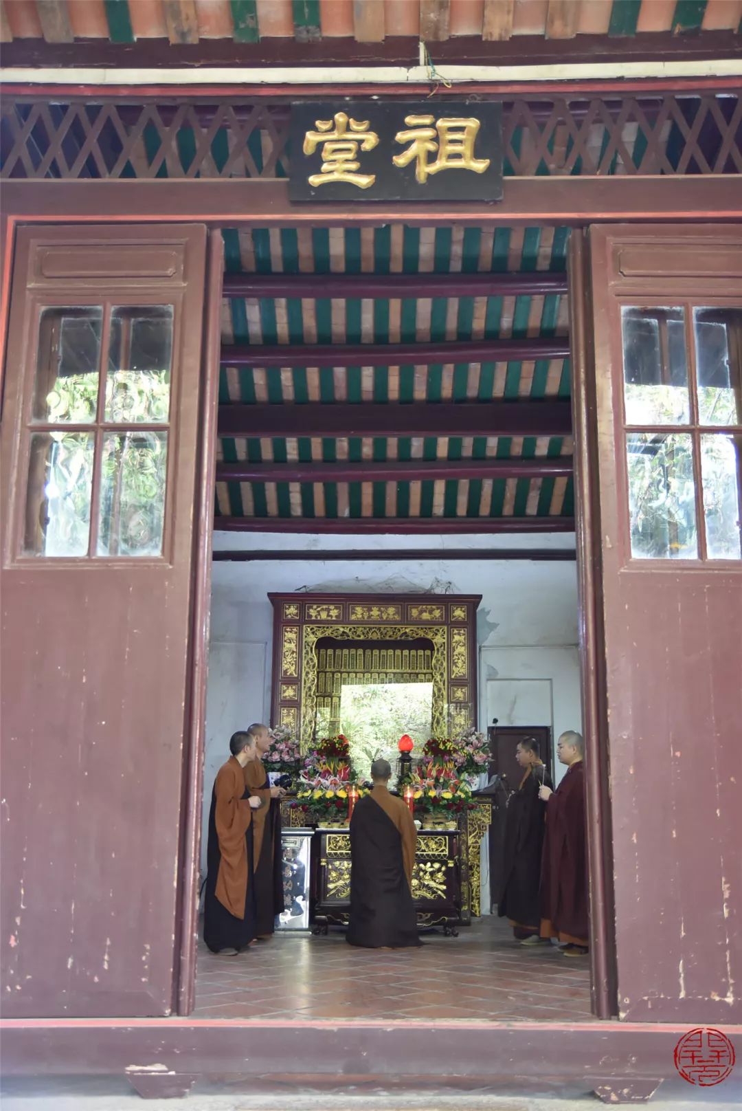 分别在潮州西湖葫芦山普同塔,开元寺祖堂,弘澈老和尚舍利塔,开元寺普