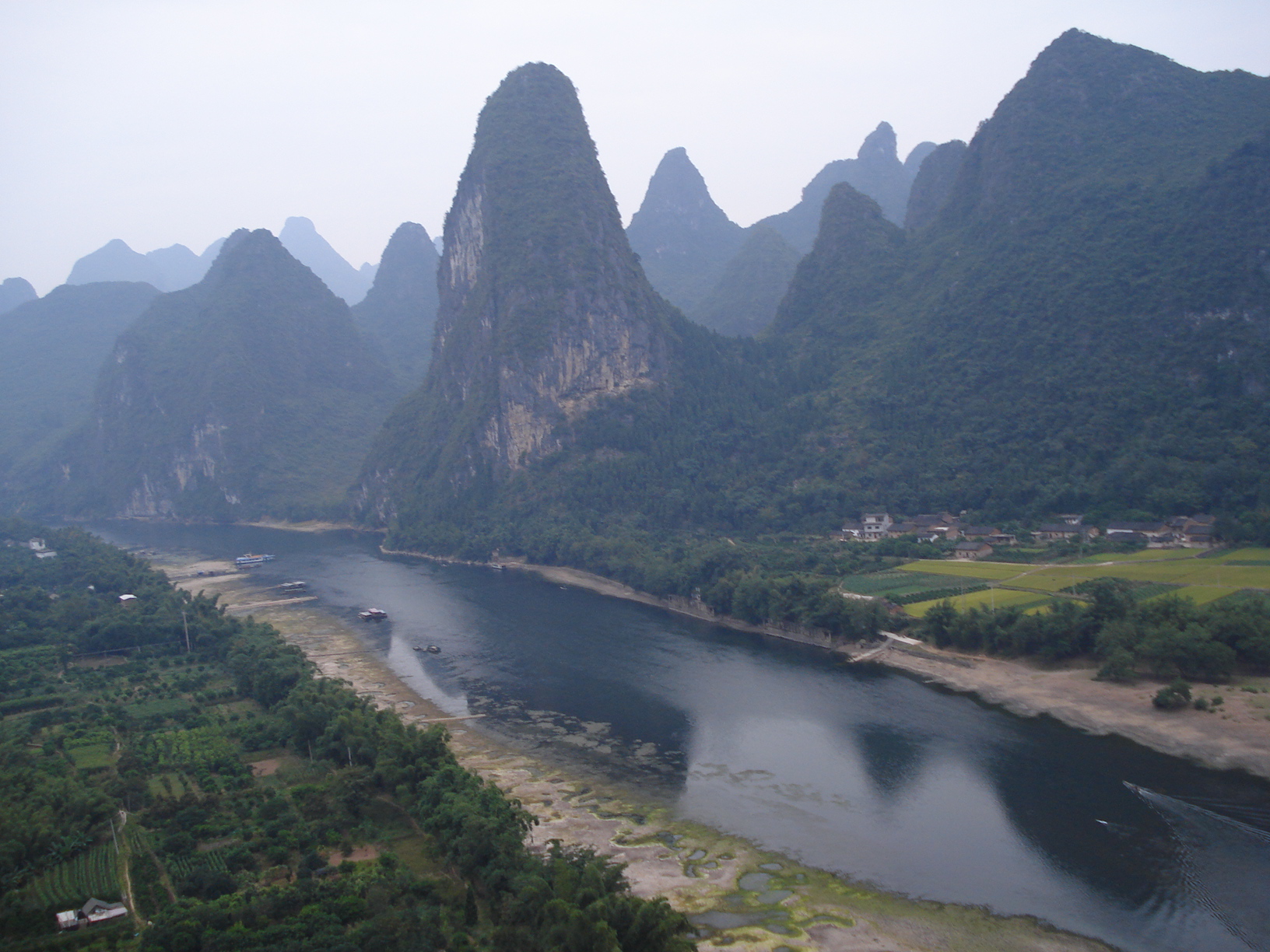 漓江烟雨杨堤景区