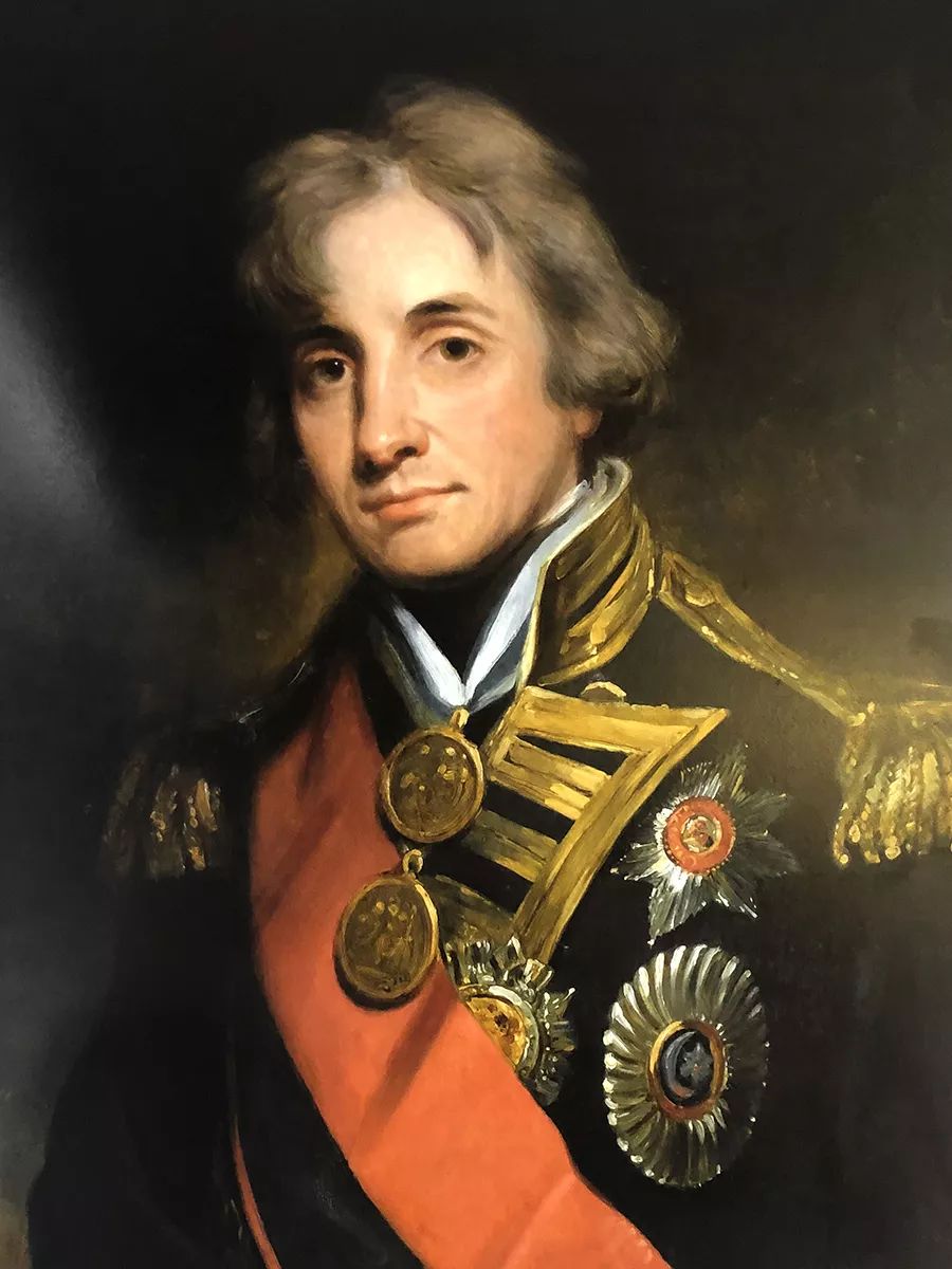 从18世纪开始gieves家族就为英国海军上将纳尔逊勋爵制作服装,自那时