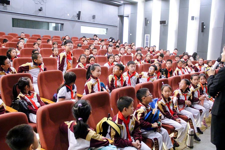 天津市河西区马场道小学的同学们来我馆进行实践学习