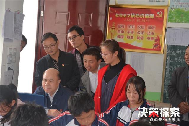 内乡县教体局党组书记局长孟海波深入夏馆镇中小学调研工作