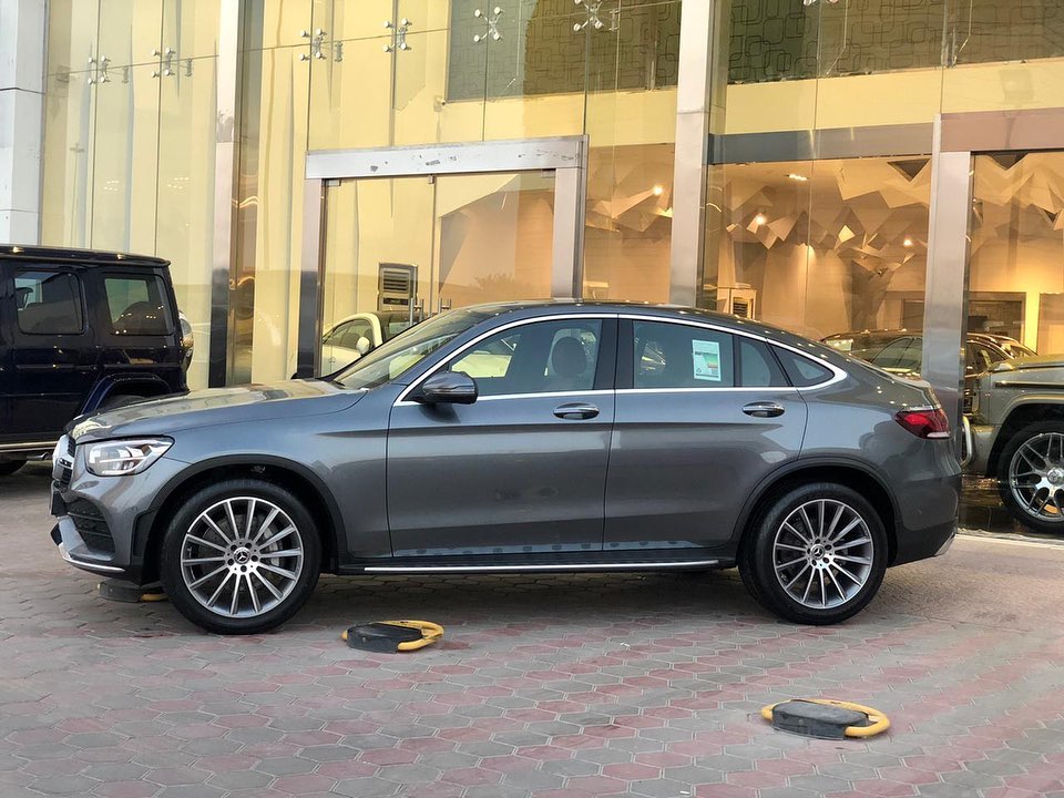 新款奔驰glccoupe海外实车轿跑的运动感