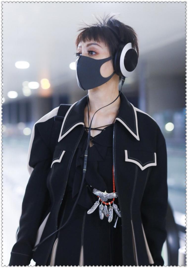 宁静越活越年轻!超短发配连衣裙套装,47岁比17岁小姑娘还显嫩_时尚