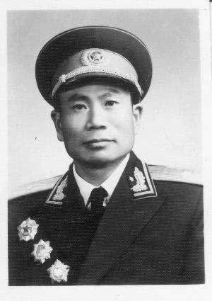 虽然刘先胜参与过不少著名战役,但是这些著名的战役很多人指挥把功劳