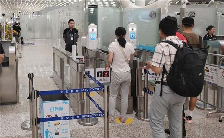 深圳乘机可全程自助安检!深圳机场推出4条智能安检通道