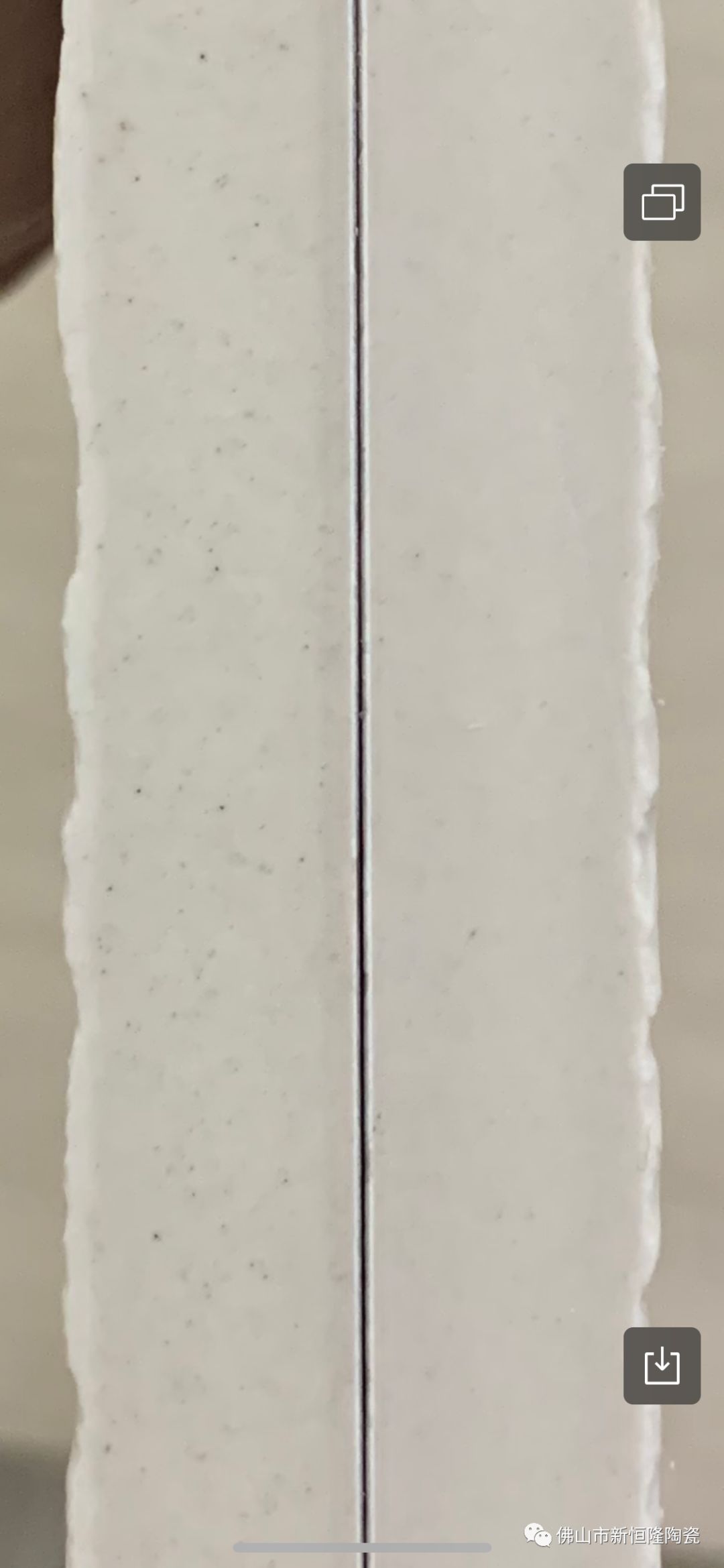 烧成温度约降低50℃,从而达到既提升白色系陶瓷砖产品的装饰效果和