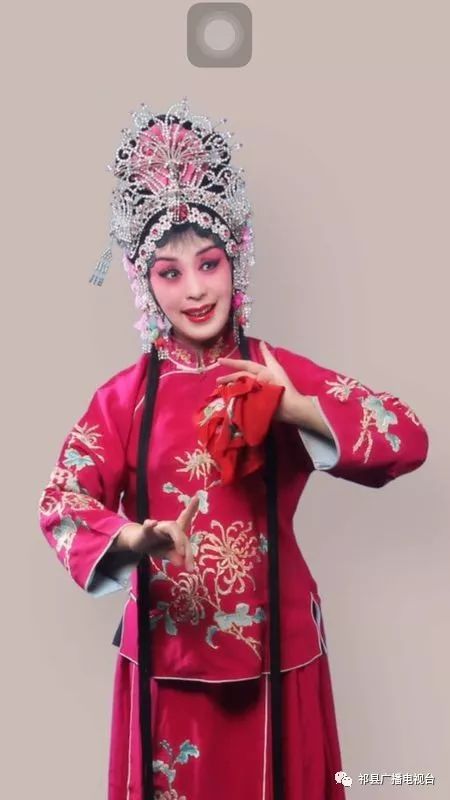 国家一级演员 工小旦 毕业于山西戏剧职业学院表演系,师承著名晋剧
