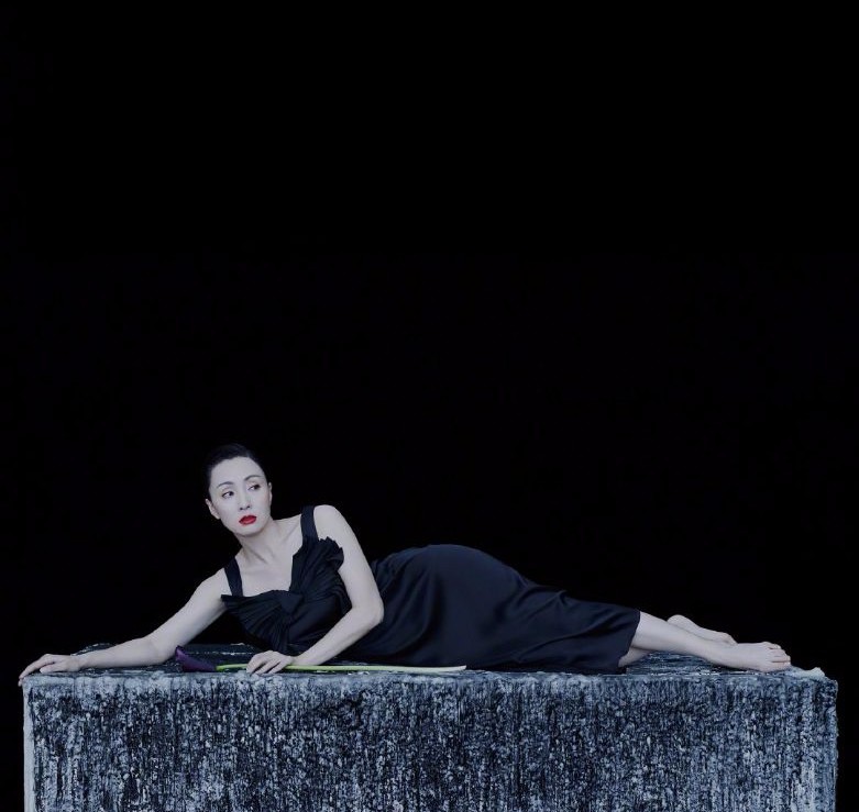 海清陶虹两闺蜜合体登封面无论状态还是气质海清都赢了