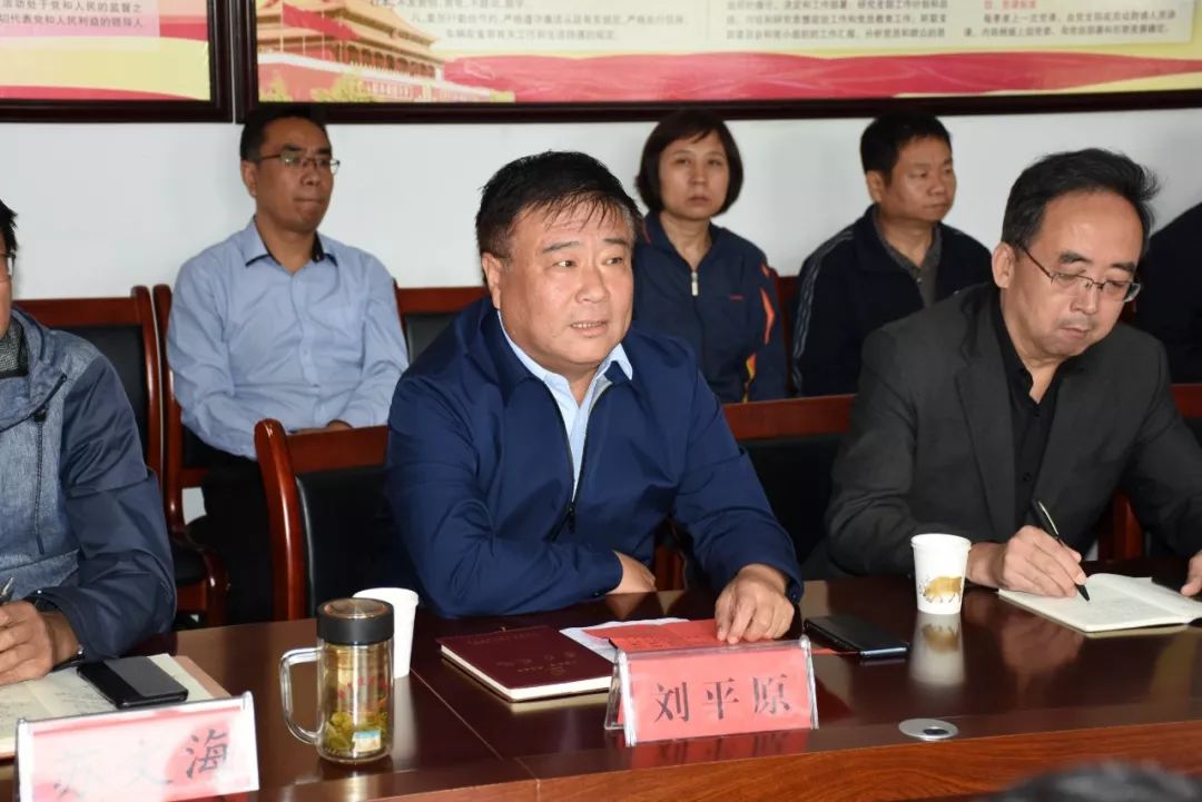 市委副书记马佩荣,市政府副市长黄艳林,市政府副市