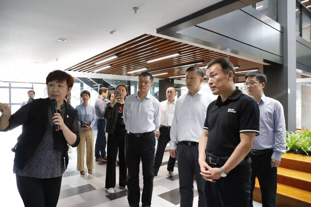中央和国家机关工委机关刊旗帜杂志社领导来南翔考察调研了这个地方