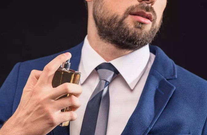 男士香水可以喷在哪些位置?这些位置很不错