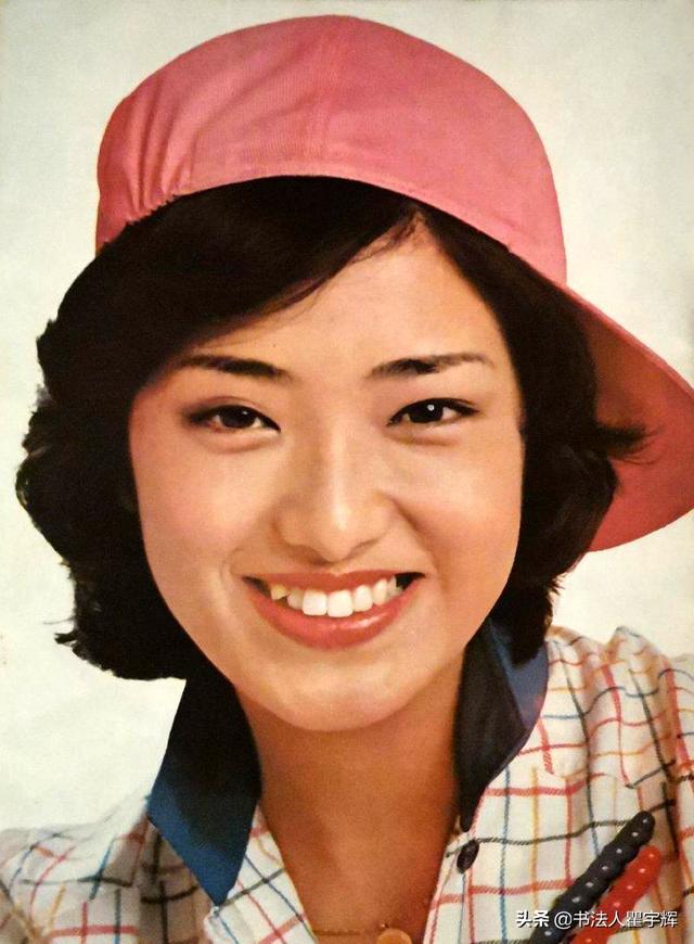 极具美感1981年大众电影封底以女明星的生活照片为主