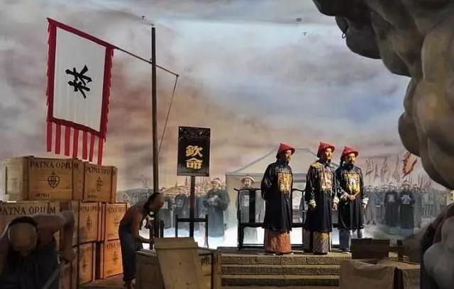 林则徐虎门销烟,明明可以直接放火烧掉,却为何偏偏要用海水泡?_鸦片