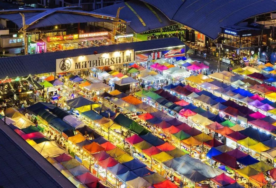 夜市,都市中有烟火气的地方约上三五好友逛逛夜市,聊聊生活和八卦是