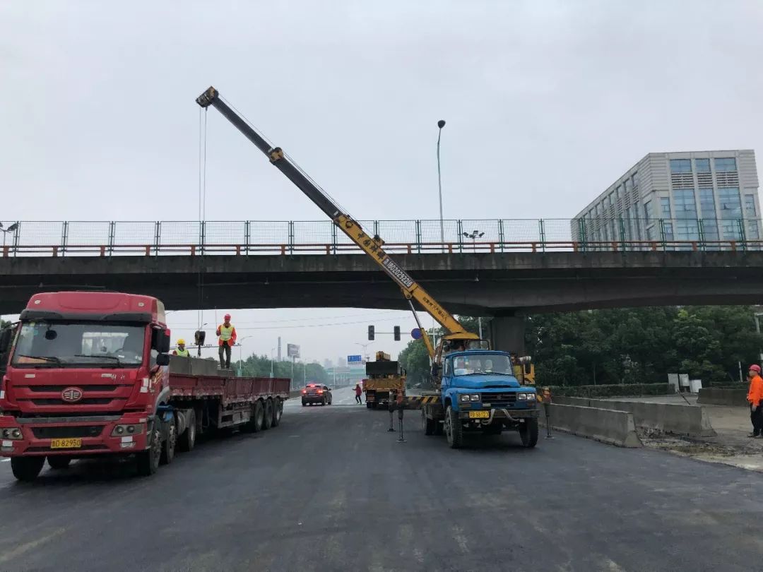 無錫高架橋側翻事發現場地面道路通車這裡還有你不知道的救援細節